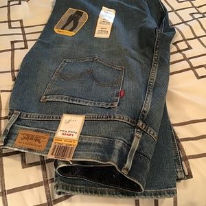 LEVI’S MISSES 525 Straight Leg